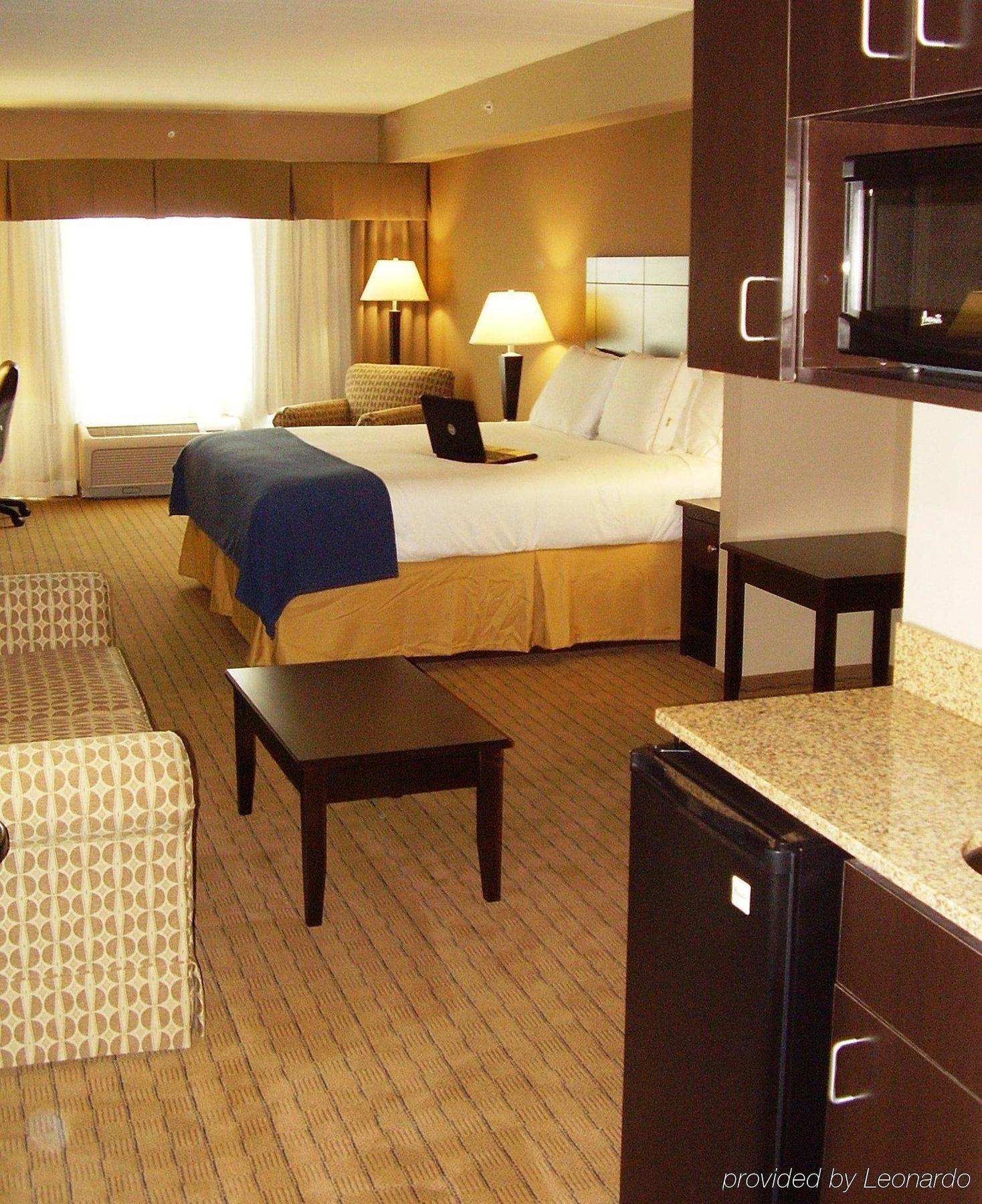 Holiday Inn Express Hotel & Suites Fort Myers East - The Forum, An Ihg Hotel Szoba fotó